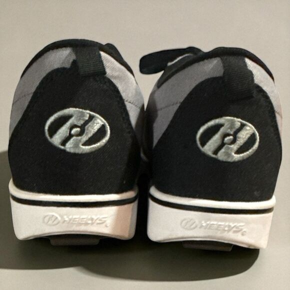 Heelys Pro 20 Men’s Size 7 US / EU 39 Black Gray Roller Shoes No Tool New No Box - Picture 4 of 7